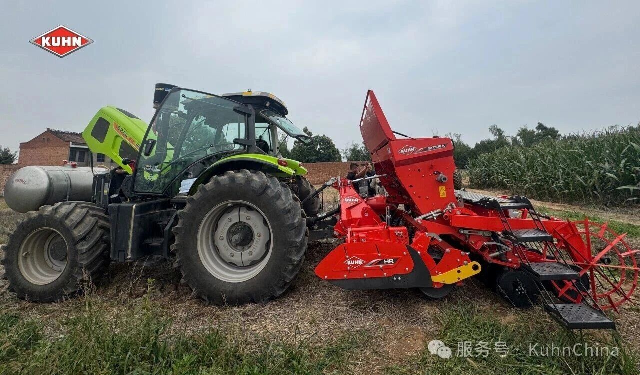 庫恩復(fù)式條播機跨區(qū)作業(yè)到陜西